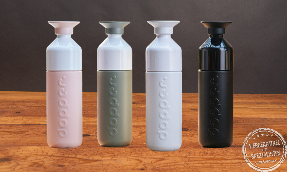 Vier nachhaltige Dopper Trinkflaschen als Werbegeschenke.
