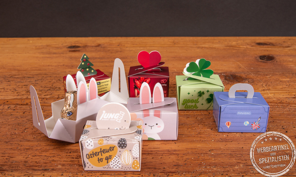 Werbegeschenke mit s&uuml;&szlig;em Inhalt. Die nachhaltige Kartonbox kann beliebig mit Ihrem Wunschinhalt bef&uuml;llt werden. Jetzt bei werbemax anfragen. 
