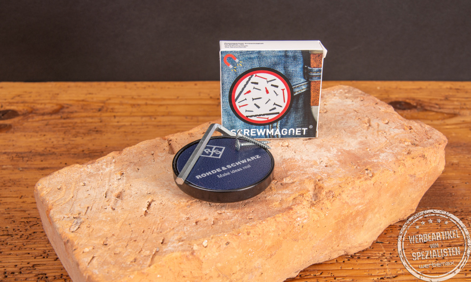 Schraubenmagnet mit Logodruck als Werbemittel.
