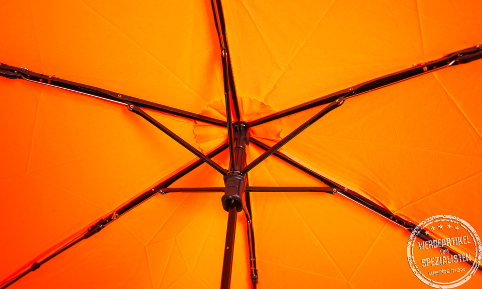 Hochwertiger Taschenschirm im kompakten Design von Knirps. Hier die Innenansicht des robusten Gest&auml;nges des X4U Taschenschirms. 