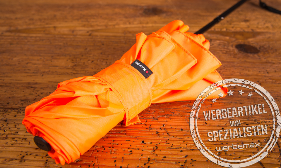 Ultrakompakter Taschenschirm von Knirps in Neonorange in einem innovativen Dry Case für eine trockene Tasche. Mit Logodruck ab 48 Stück möglich. 