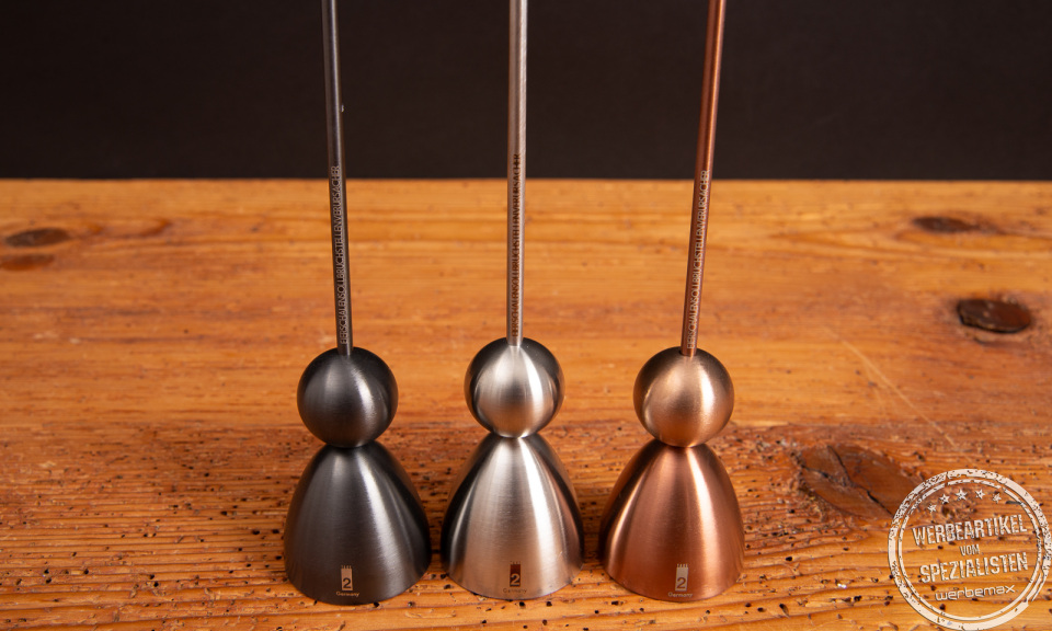 Frontansicht der Clack Eier&ouml;ffner von take2 in drei Farbvarianten &ndash; modernes K&uuml;chenaccessoire aus Edelstahl.