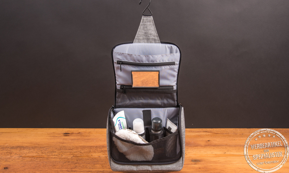 reisenthel Kulturbeutel twist silver – praktischer Kulturbeutel zum Aufhängen als stilvolles Werbegeschenk und Mitarbeitergeschenk