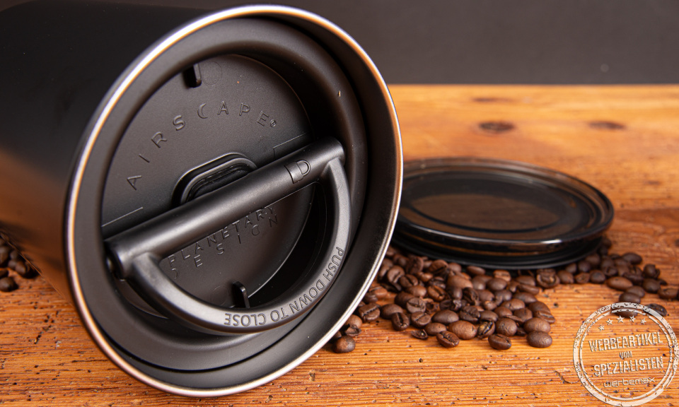 Detailaufnahme des Airscape Deckels mit Unterdrucksystem &ndash; innovative Kaffeedose als nachhaltiges Werbegeschenk.