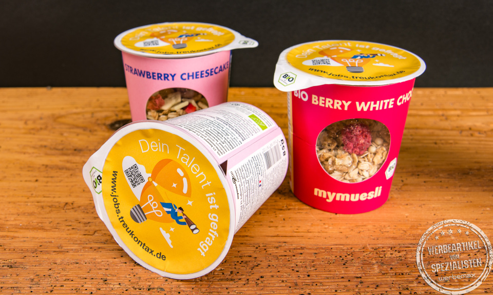 Personalisierte mymuesli Becher mit Kampagnenmotiv &ndash; kreative Werbeartikel f&uuml;r Arbeitgebermarken.