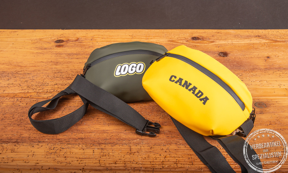 G&uuml;rteltasche mit Logo als Festival Werbeartikel und Hip Bag f&uuml;r Gen Z Marketing bei Events und Festivals.