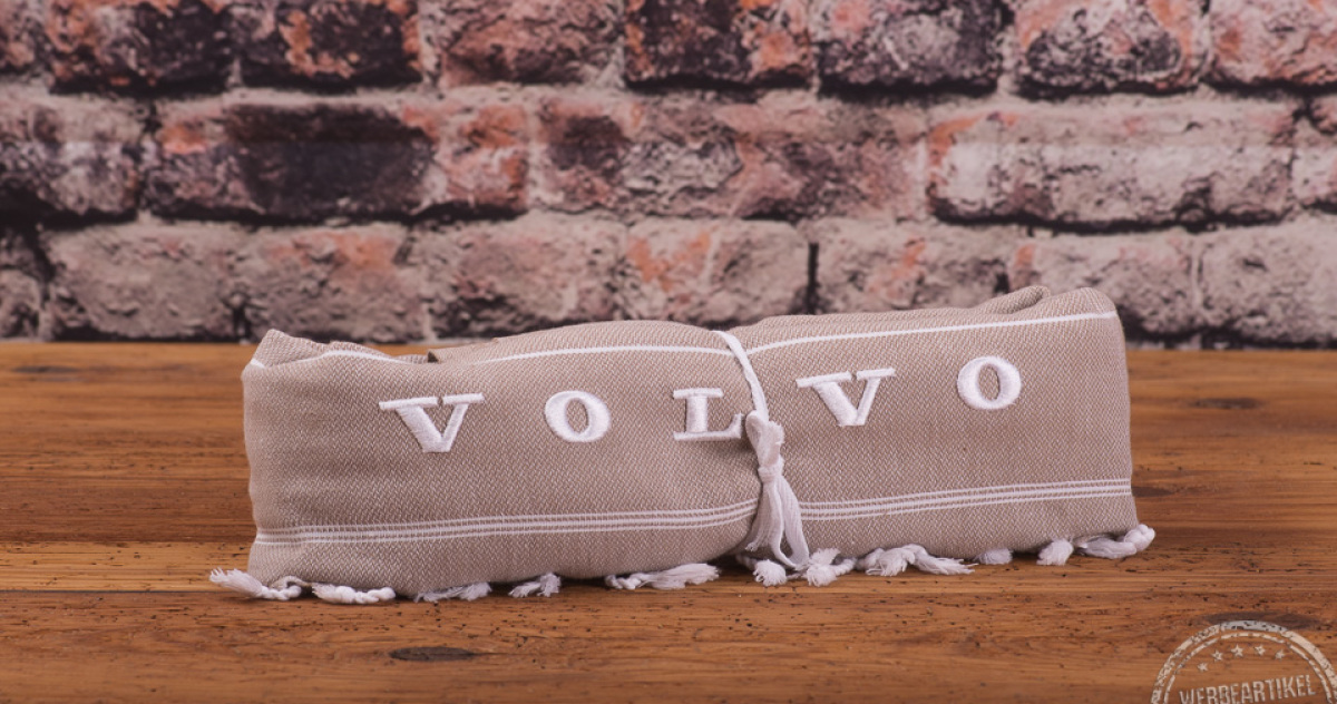 Handtuch f&uuml;r die Sauna bestickt mit Volvo Logo