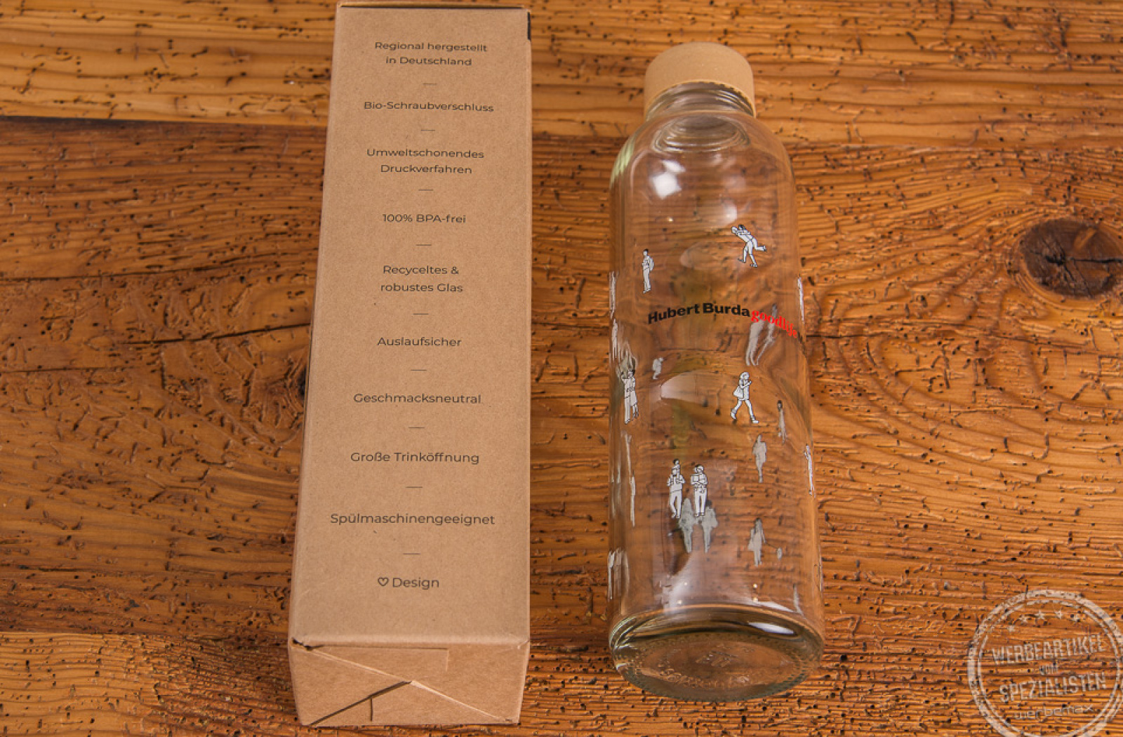 Nachhaltiges Mitarbeitergeschenk CARRY Bottle Glasflasche mit schönem Aufdruck 