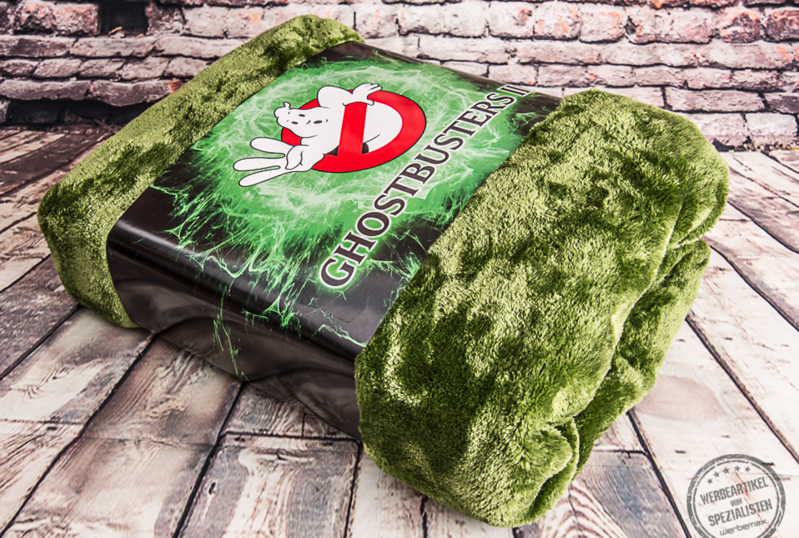 grüne sofadecke extraweich mit bedruckter Banderole Ghostbusters