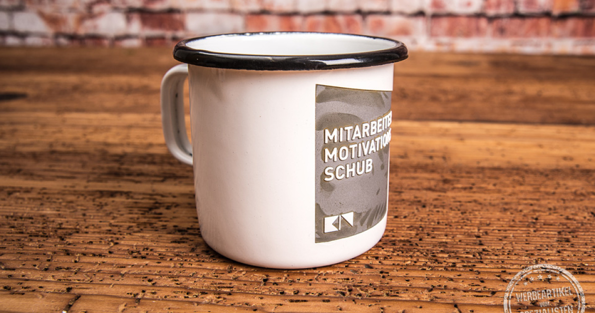 Emaille Becher als Werbeartikel mit Logo K&ouml;nig + Neurath. Als Mitarbeiter Geschenk und Motivationsschub. Jetzt anfragen.
