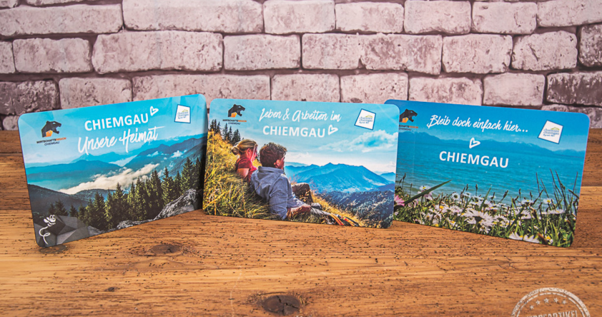 Ricolor Fr&uuml;hst&uuml;cksbrettchen mit Landschaftsmotiv vom Chiemgau Tourismus