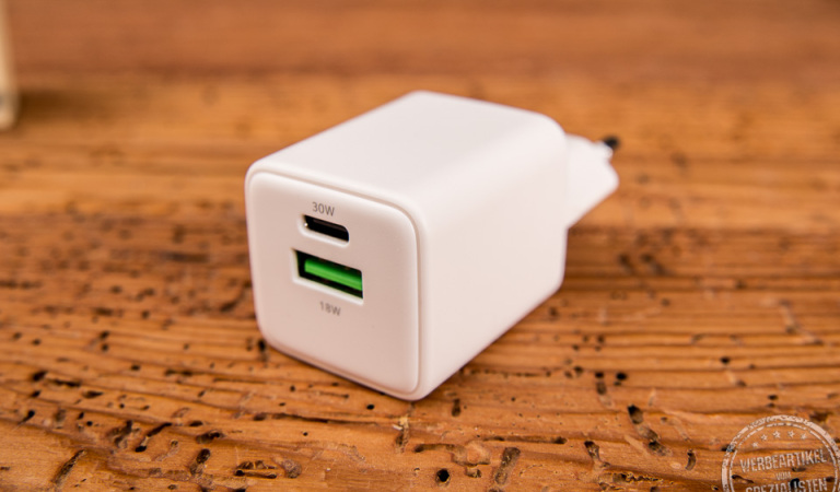 High Speed Wall Charger weiß mit USB-C und USB-A Anschluss