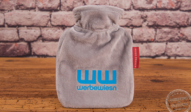 Graue Wärmflasche als Werbegeschenk mit Logo Werbe Wiesen