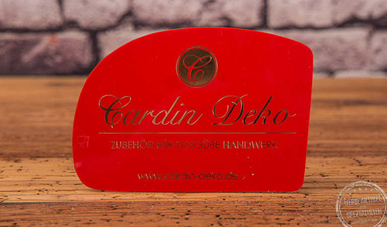 Scheer Teigschaber rot mit Logogravur als Werbeartikel.