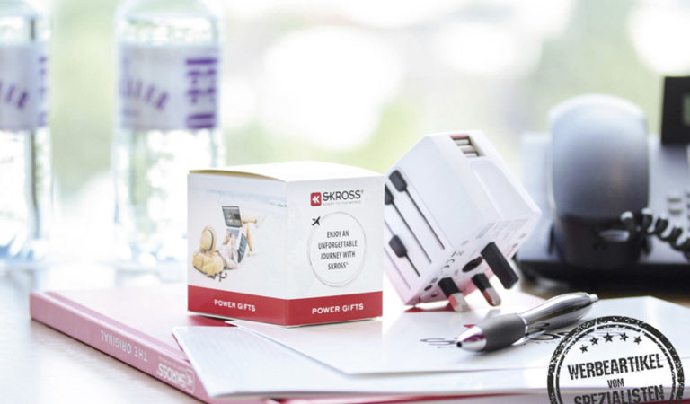 SKROSS World Adapter PRO WORLD & USB als Werbegeschenk