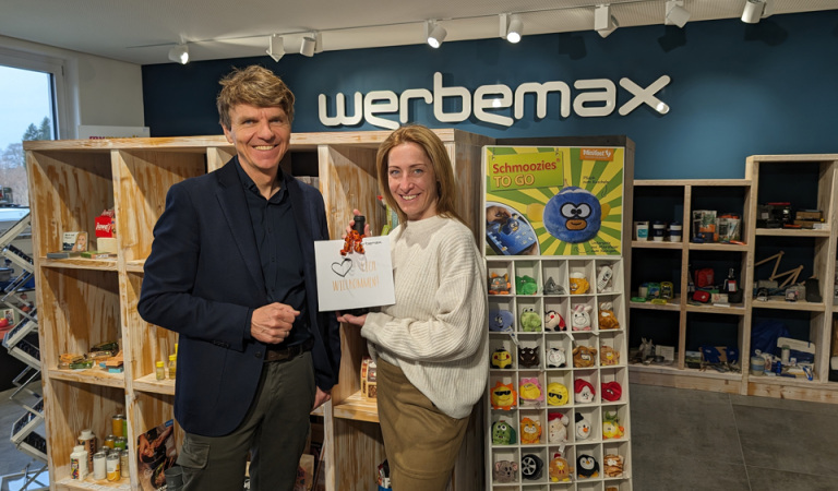 Gerhard Bezold und Christine Knoll im werbemax Showroom.