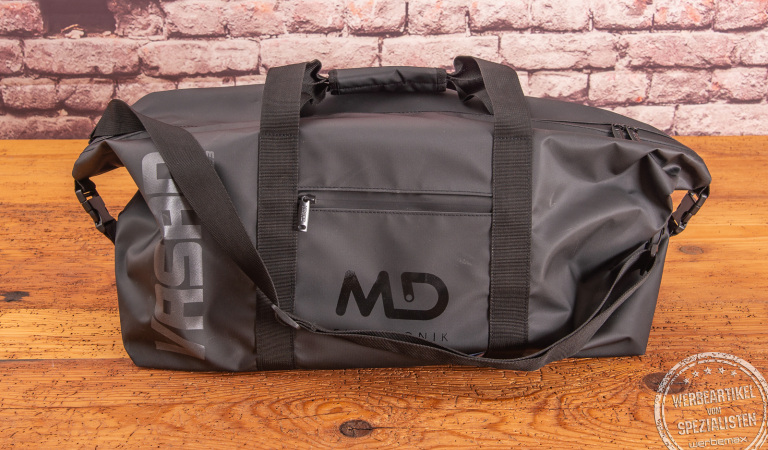 Sporttasche mit Logodruck als ideales Mitarbeitergeschenk. Verfügbar in 5 Farben, die mit Logo bedruckt ein schönes Geschenk sind. 