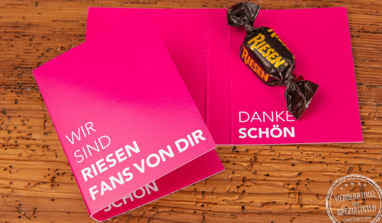 Verschenken Sie den Riesen in der individuell gestalteten Werbekarte für einen riesigen Messeauftritt.