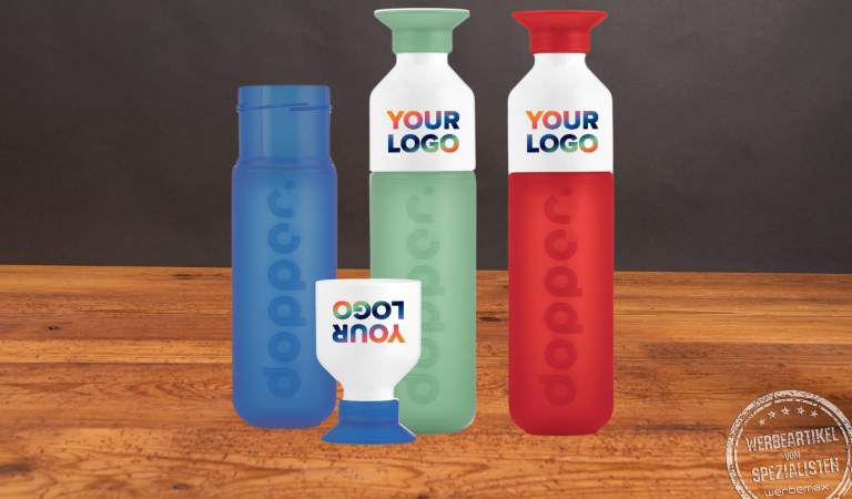 Drei Dopper Trinkflaschen mit Logodruck als nachhaltige Werbeartikel.