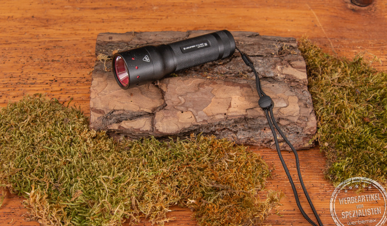 Hochwertige Markentaschenlampe von LEDLenser C7 Classic in Schwarz mit Ihrem Logo als Lasergravur