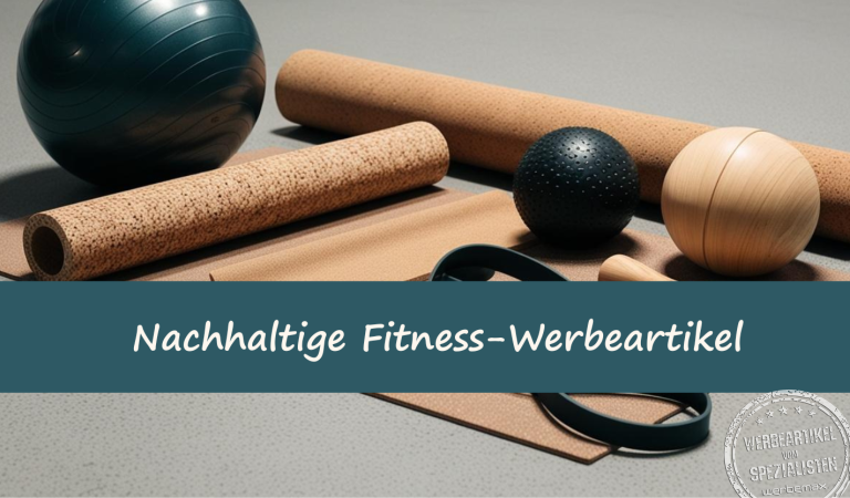 Nachhaltige Fitnesswerbeartikel, wie Yogamatte, Fascienball und Fascienrolle, auf grauem Untergrund liegend.