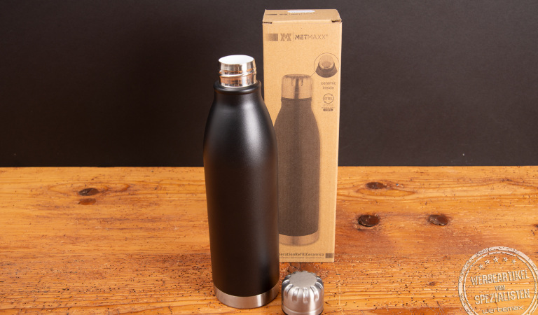 Metmaxx Refill Edelstahlflasche mit geöffneter Kappe neben der Originalverpackung – hochwertige Trinkflasche mit Keramik-Innenbeschichtung als Werbeartikel.