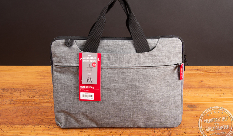 Reisenthel Netbookbag Twist Silver in Grau – moderne Laptoptasche mit Reißverschluss und Tragegriffen als elegantes Werbegeschenk oder Kundenpräsent für den Business-Alltag.