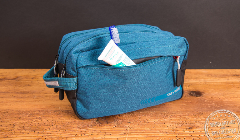 Travelite Kick Off Kulturtasche mit großzügigem Stauraum und personalisierbarer Werbeanbringung.