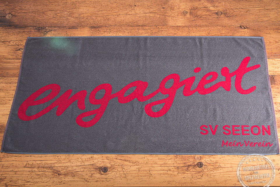 SV Seeon Badetuch in Grau mit roter Einwebung