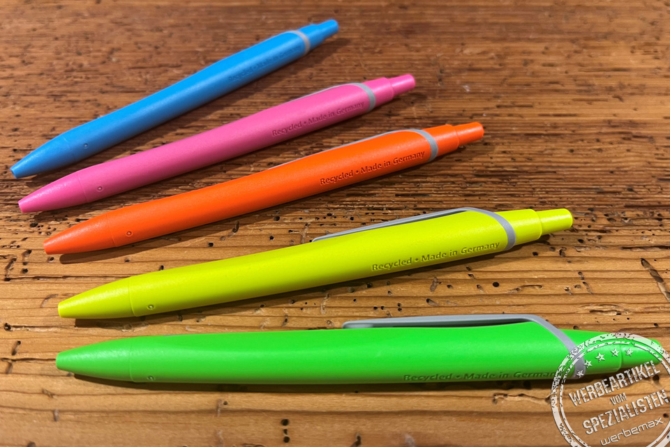 F&uuml;nf Werbekugelschreiber RECO neon von Schneider